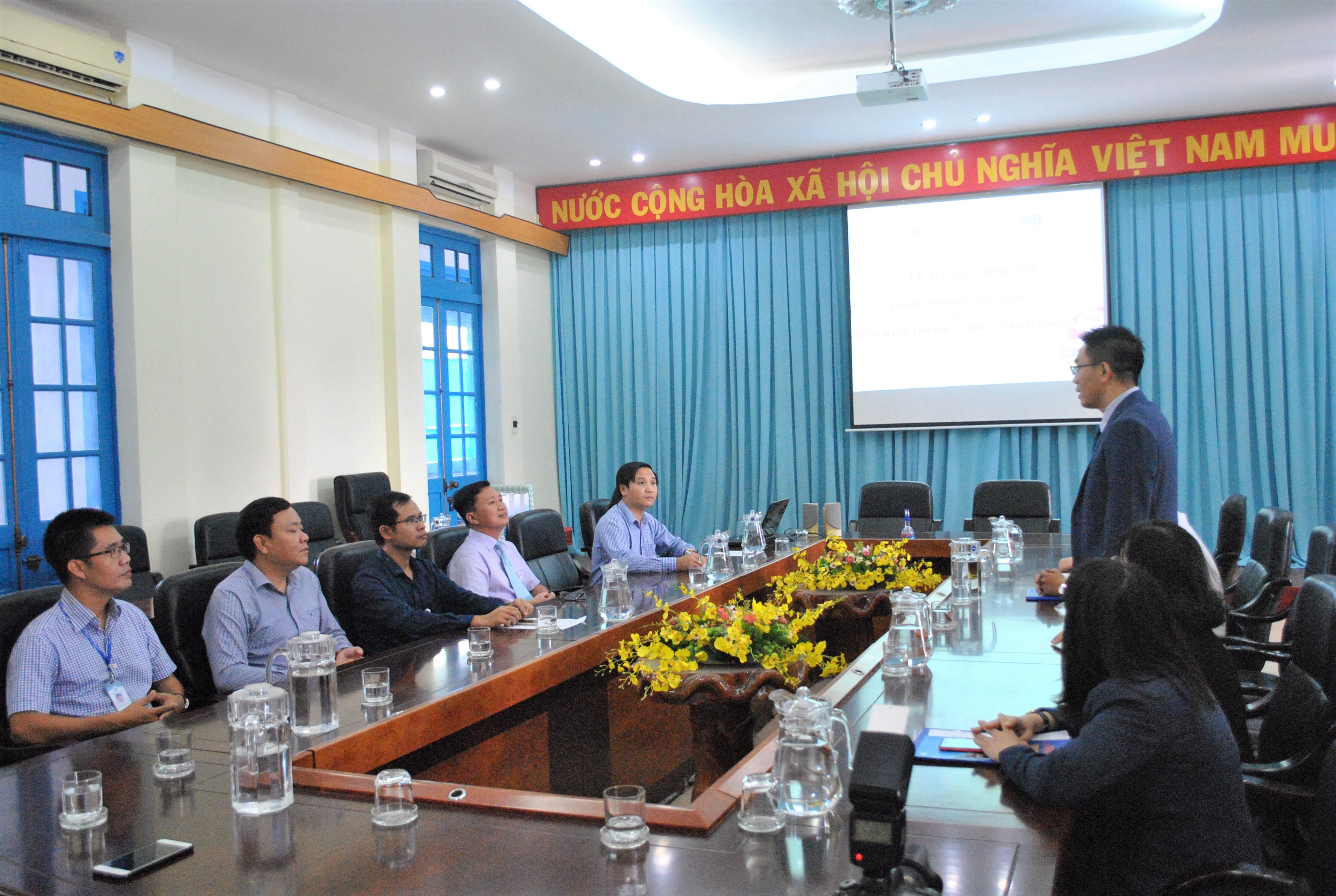 Signing cooperation on training and services with Military Commercial